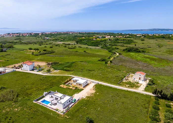 Anabel Villa *